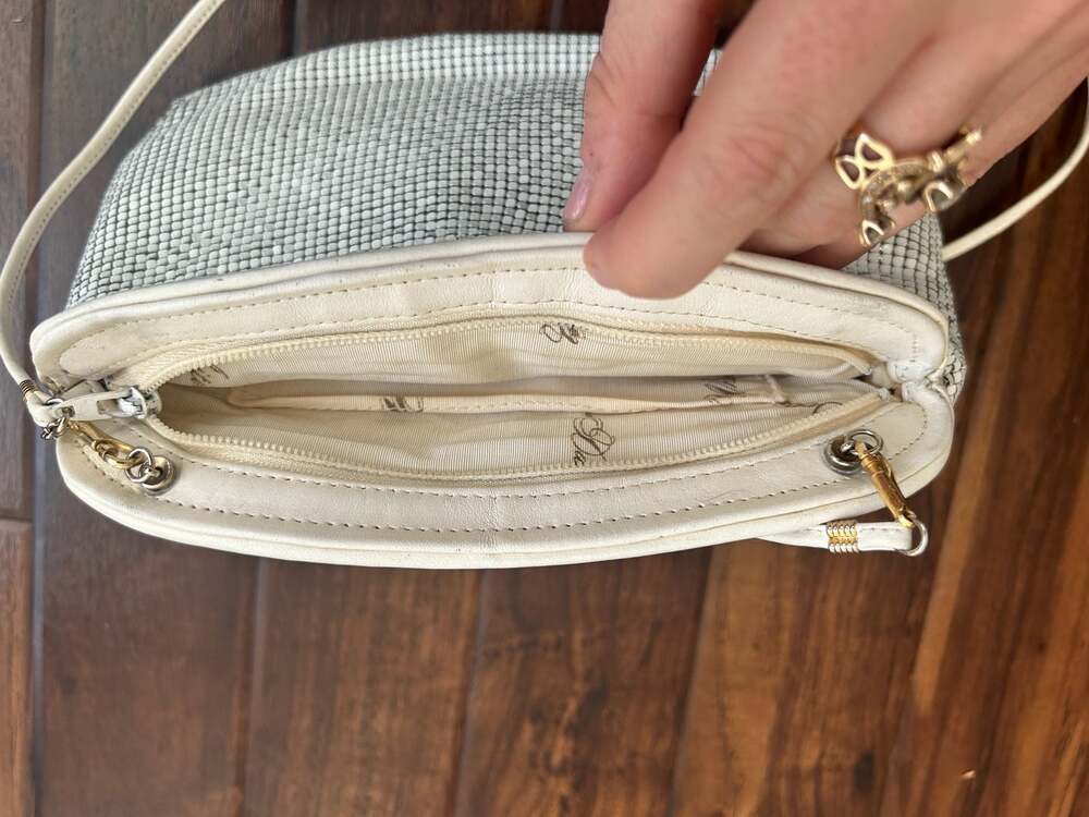 Vintage Whiting & Davis White Mesh Shoulder Bag with Gold Accents - Picture 6 of 9